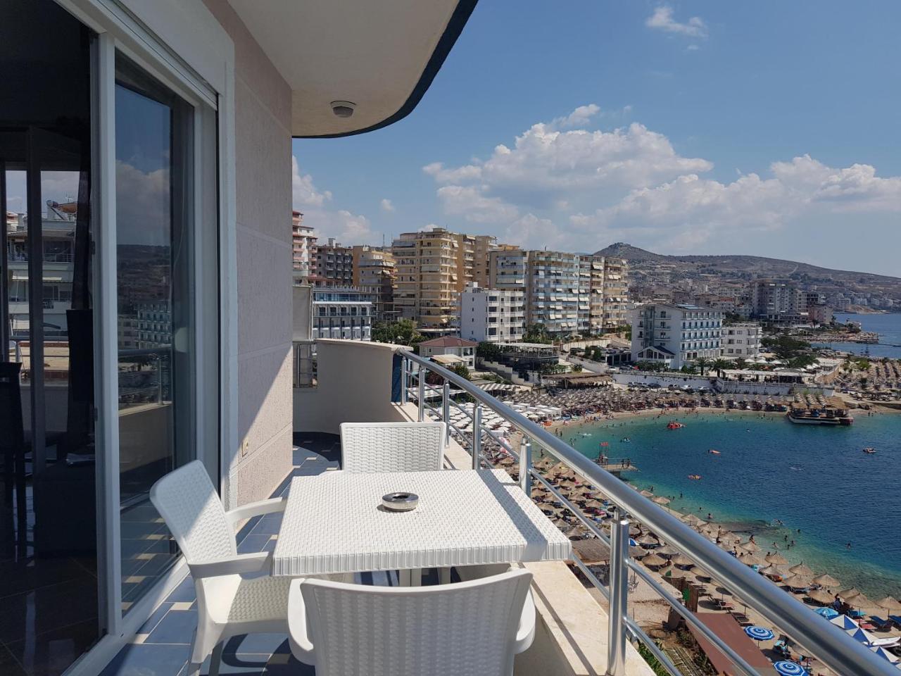 Beautifull Holiday Apartment Larisa Sarande Exterior photo